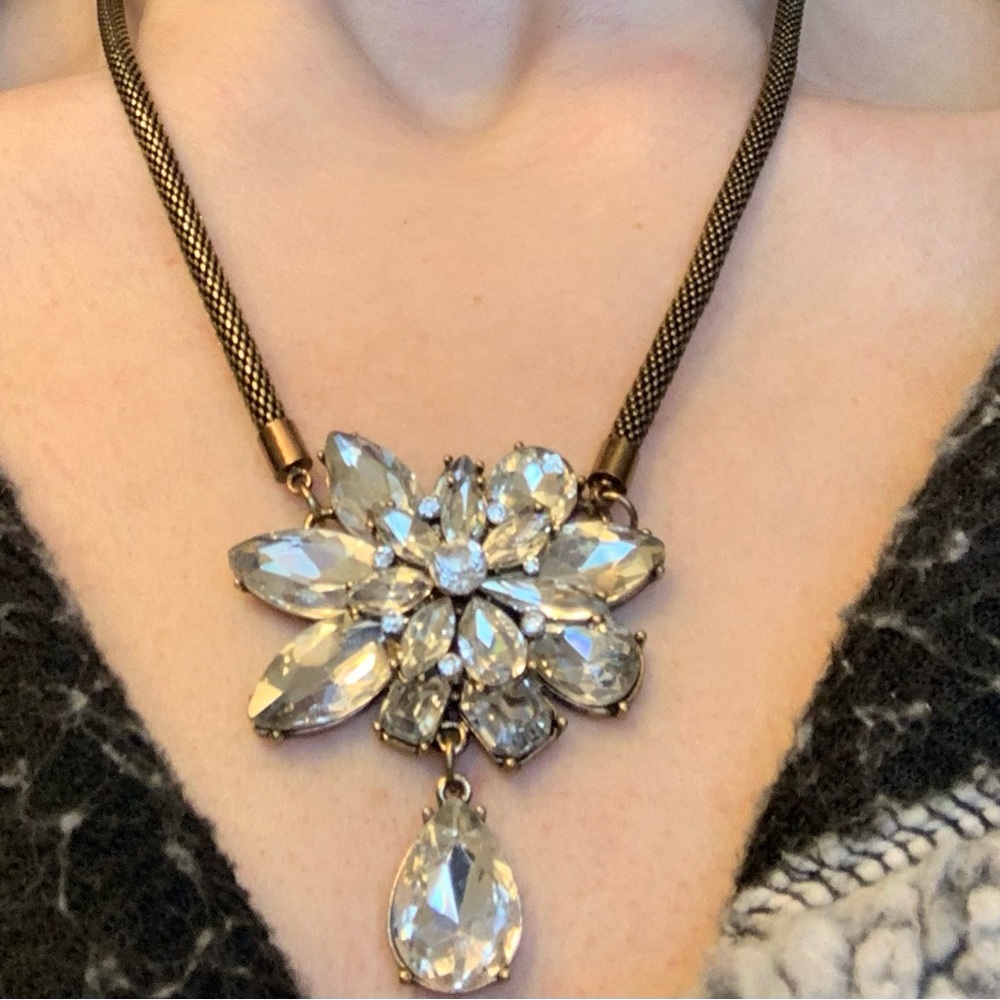 NWT Sparkle Pendant Necklace
